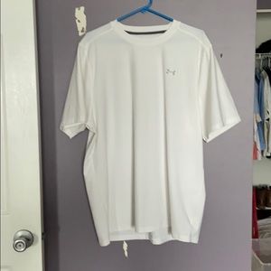 Mens short sleeve under Armour shirt